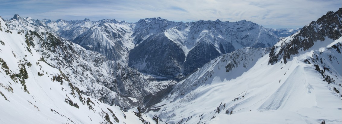 La vue depuis Menoux : De l'Olan à la montagne de Ceüze en passant par les Bans, le Sirac et le Vieux Chaillol