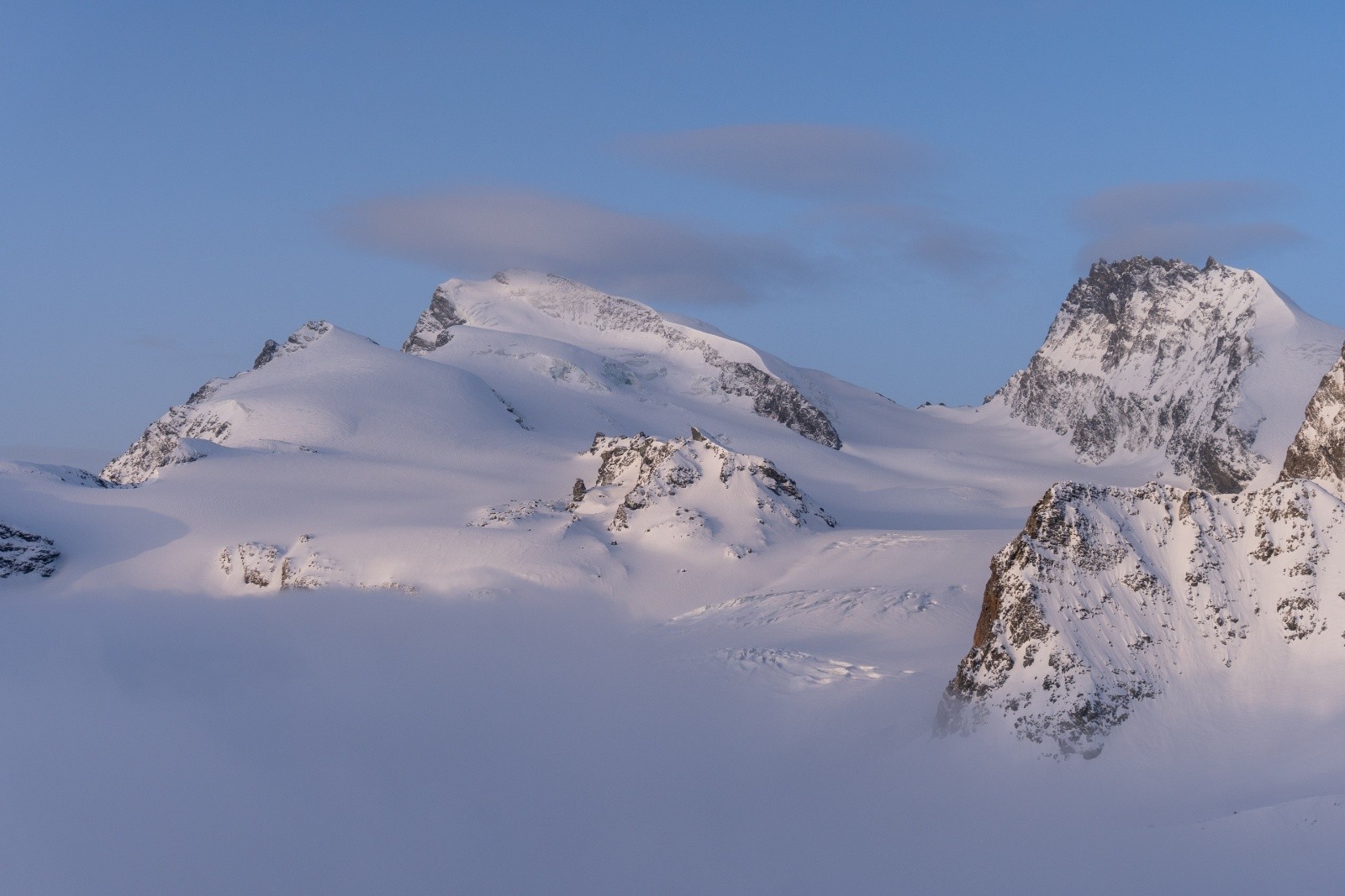 Vue sur le Strahlhorn&nbsp;