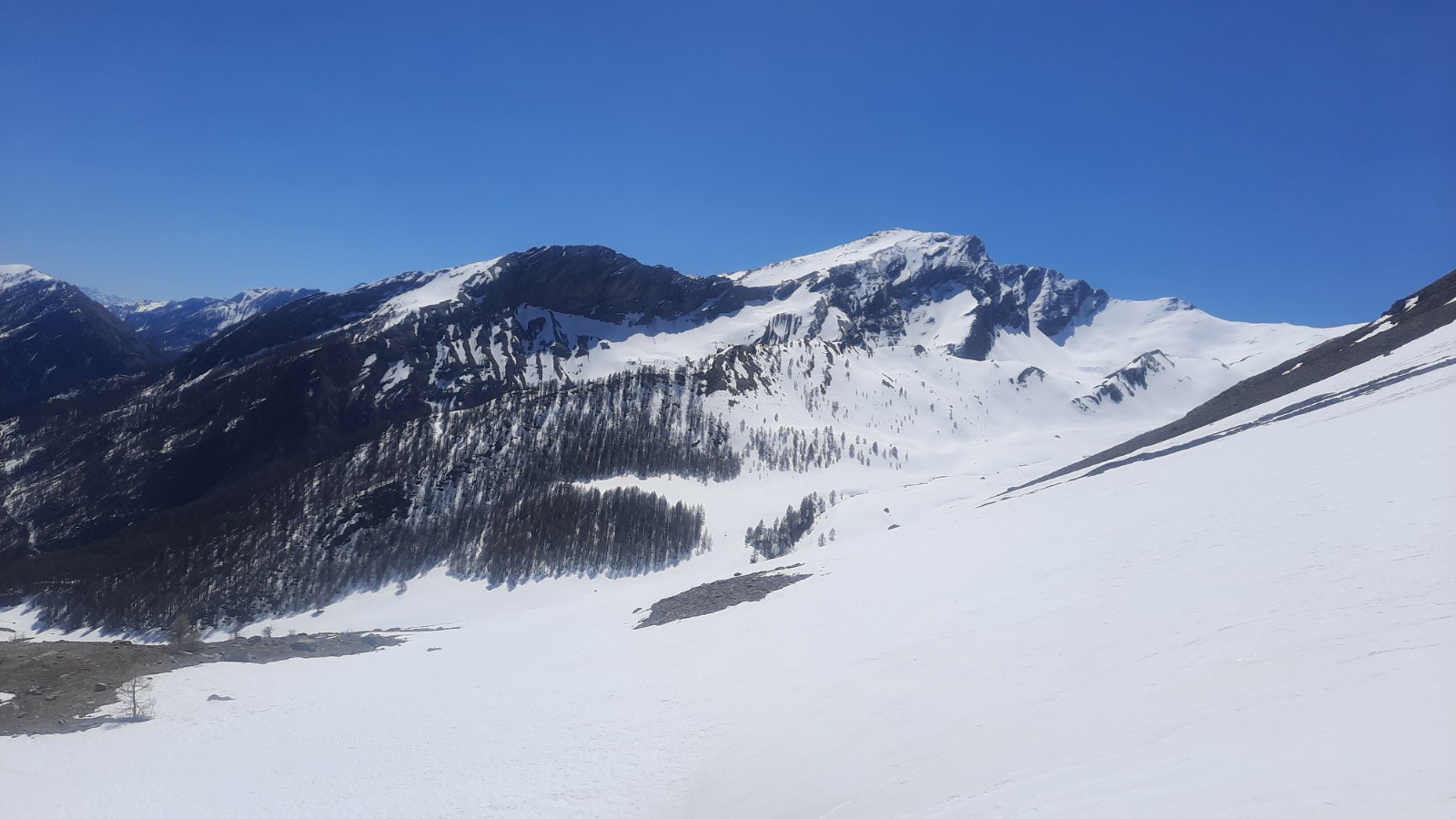 tête de vallon Claous et rochers de Miéjour