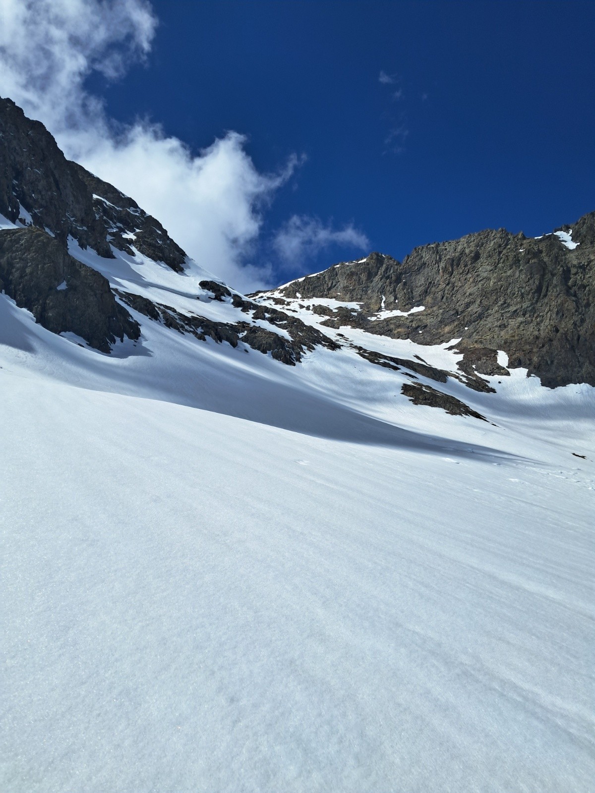 Anciennes cassures de plaques vers 2500m
