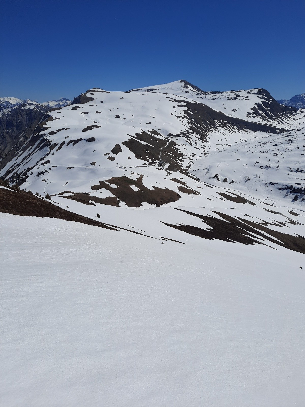 Au sommet du Carrelet, en face vers le col de Belard&nbsp;