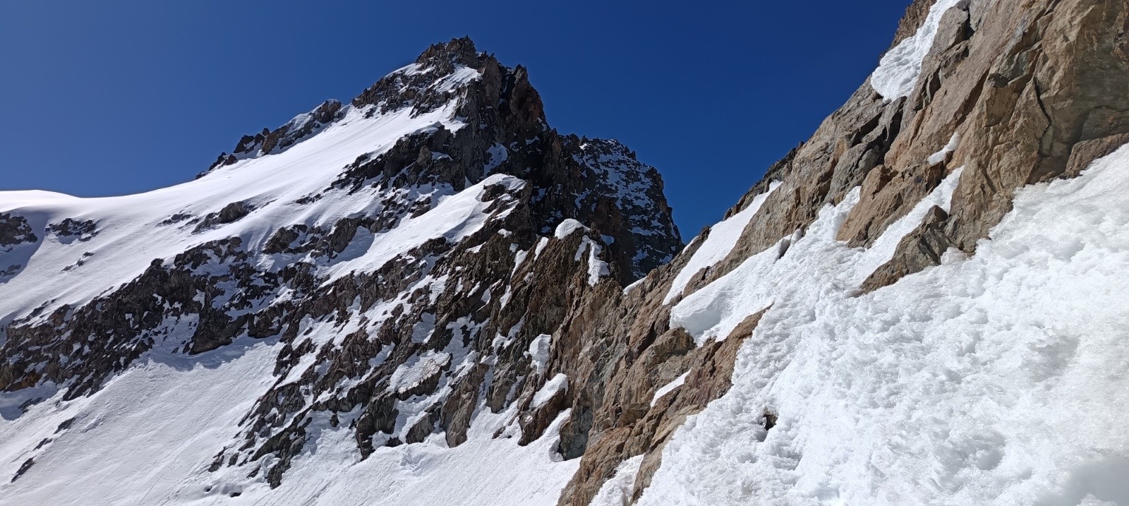 Col des Agneaux et Pic d'Arsine derrière&nbsp;