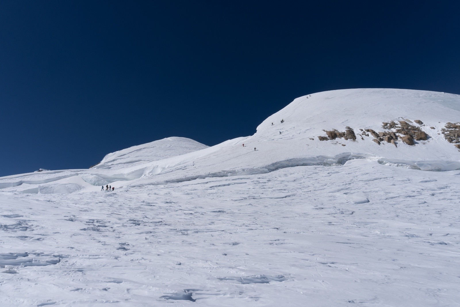 Mur de la côte et derrière le sommet