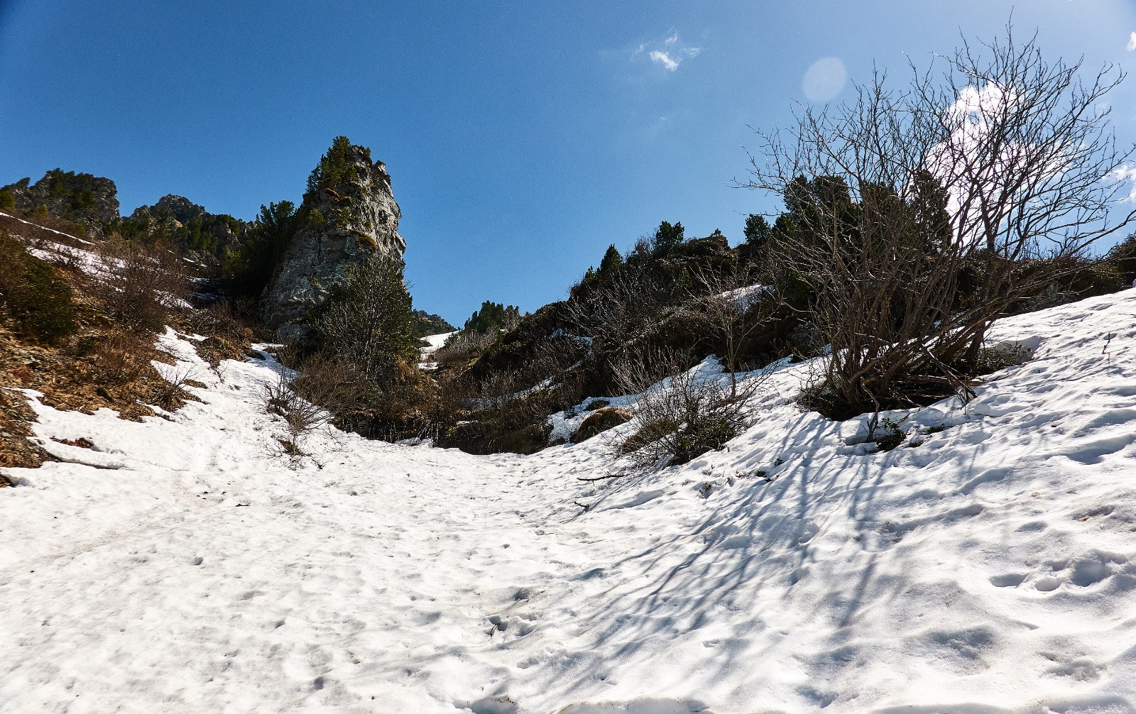Il passerait presque par la gauche...