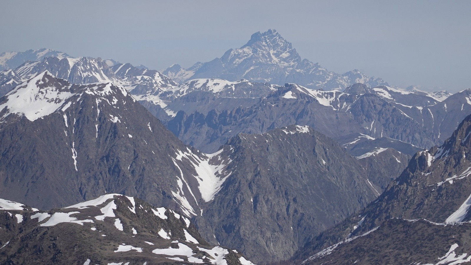 Panorama au téléobjectif sur le Viso