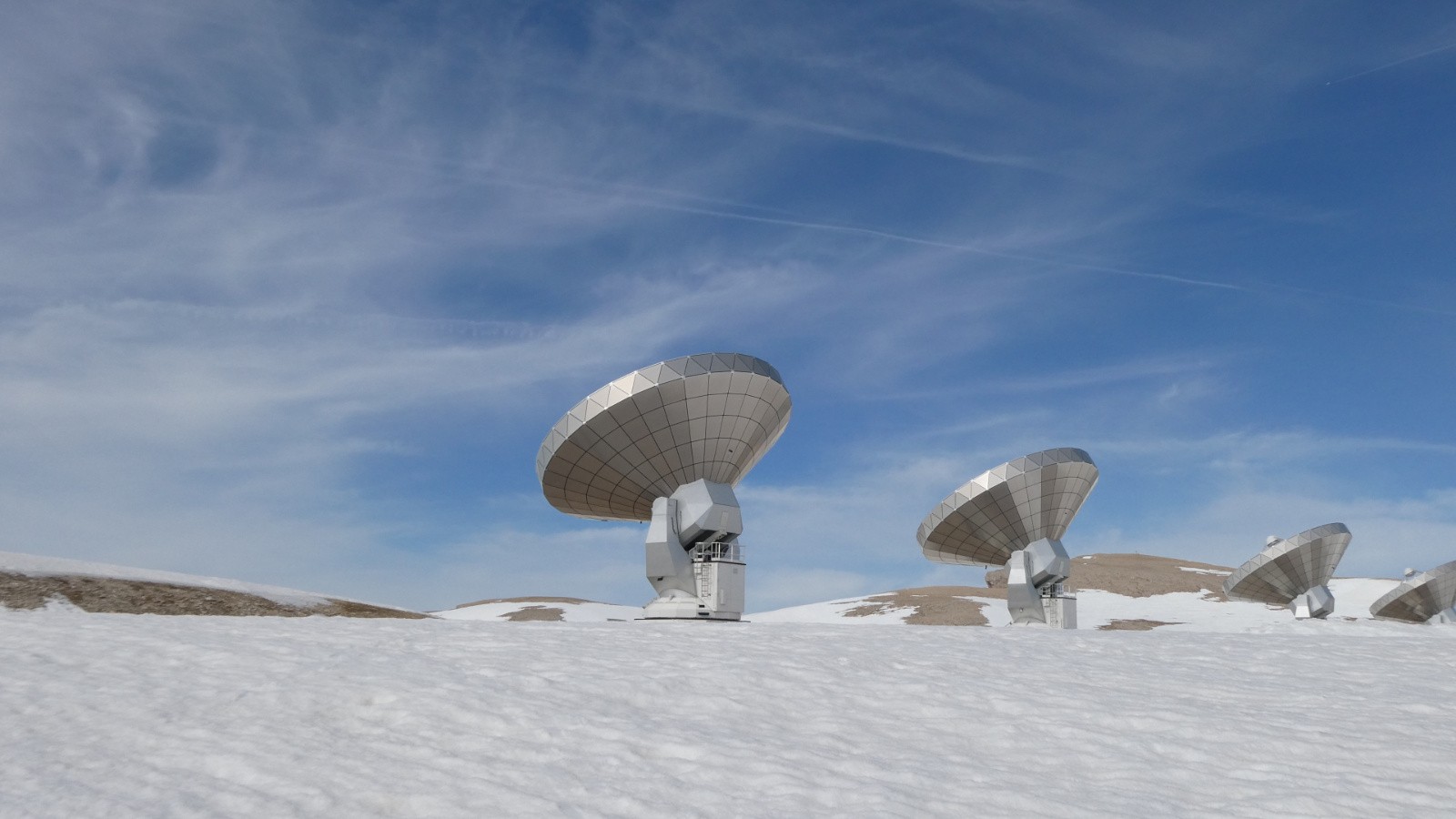 Arrivée sur le Plateau, les paraboles