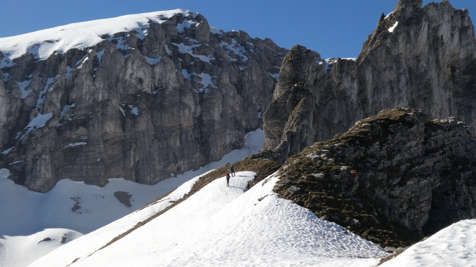 Sur la Crête de Peyne et sous le Sommet de la Crète de la Plane