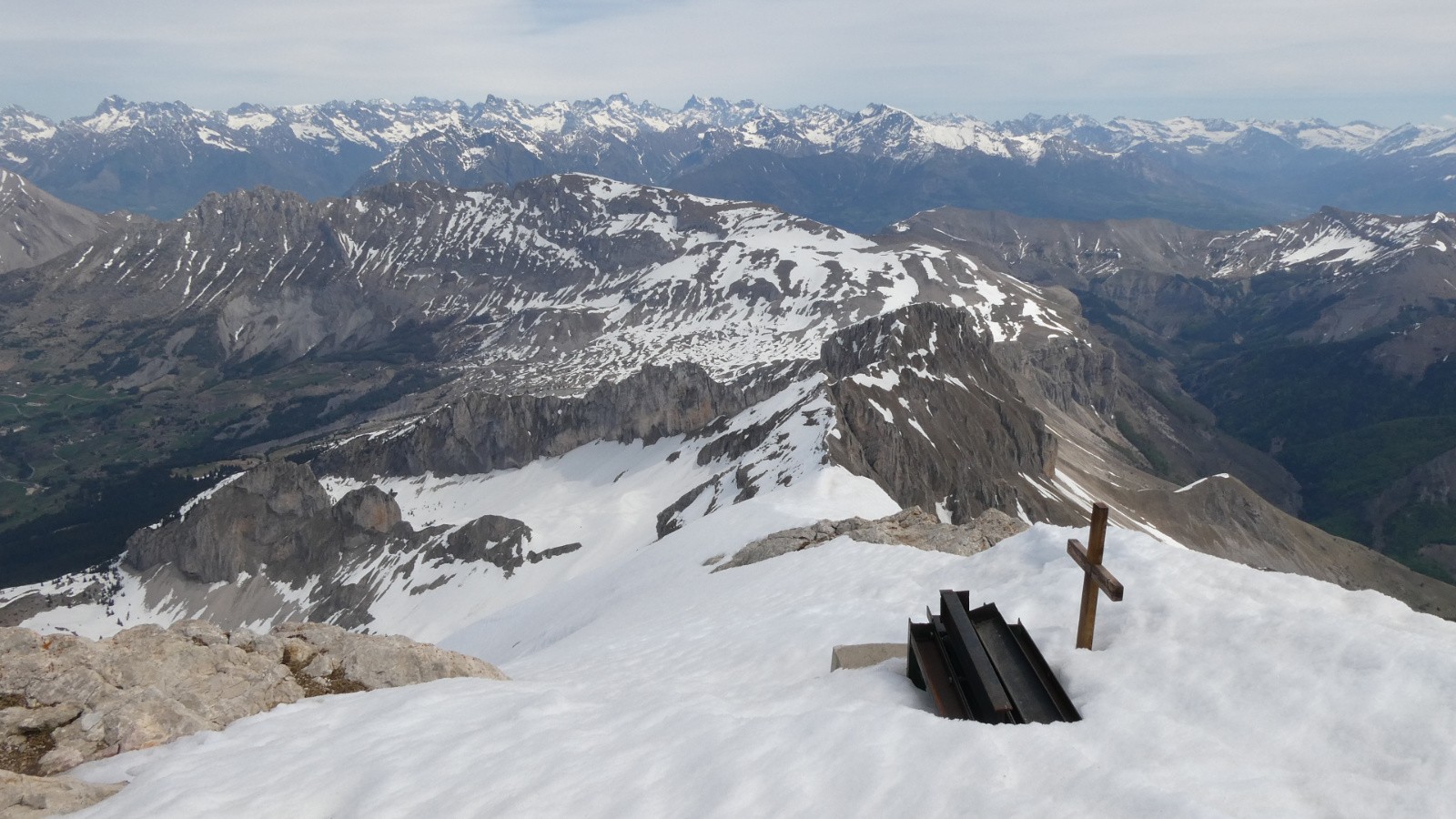 &nbsp;Sommet du Pic de Bure, vue direction Ecrins