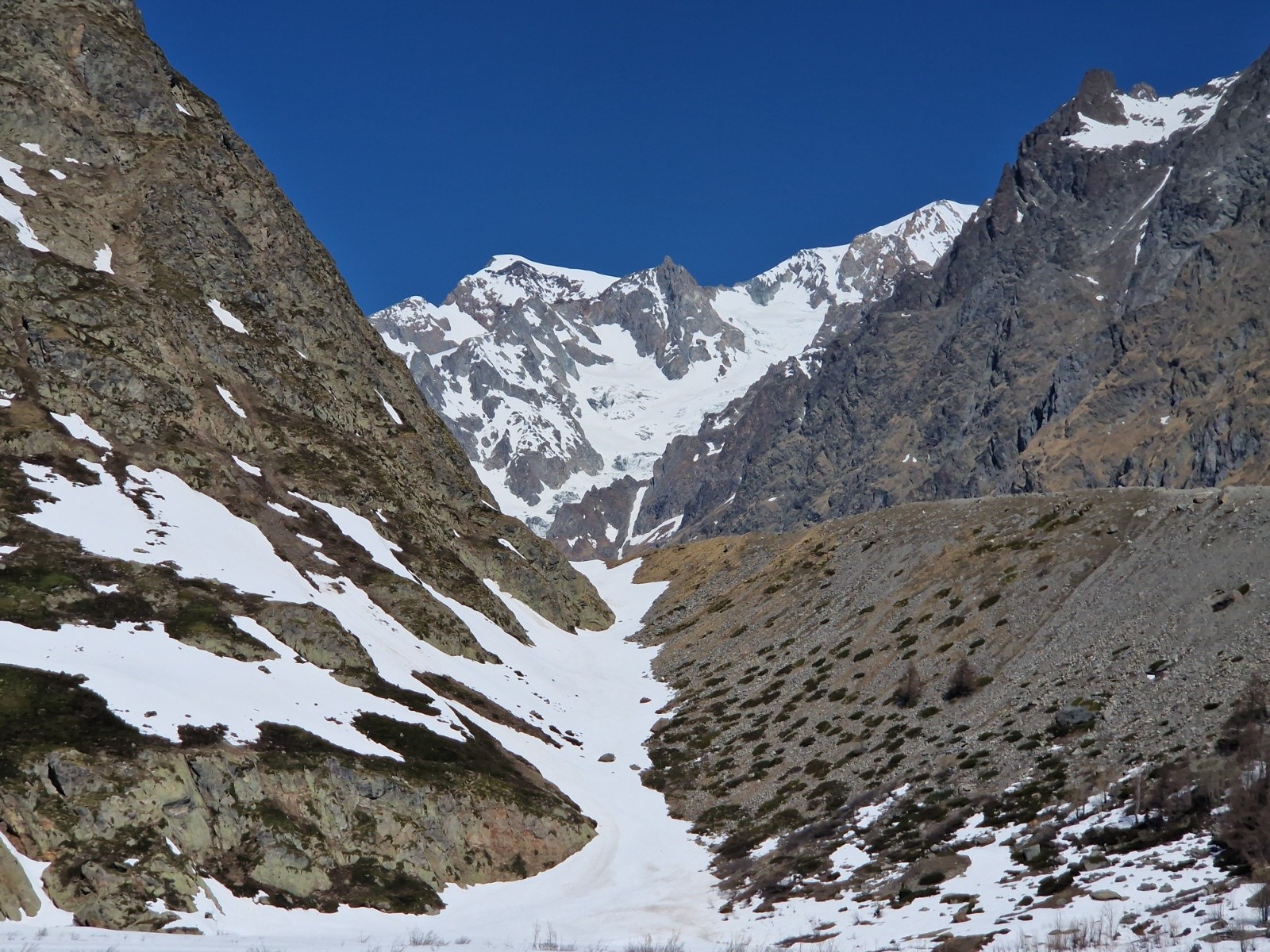 Moraine du glacier du Miage