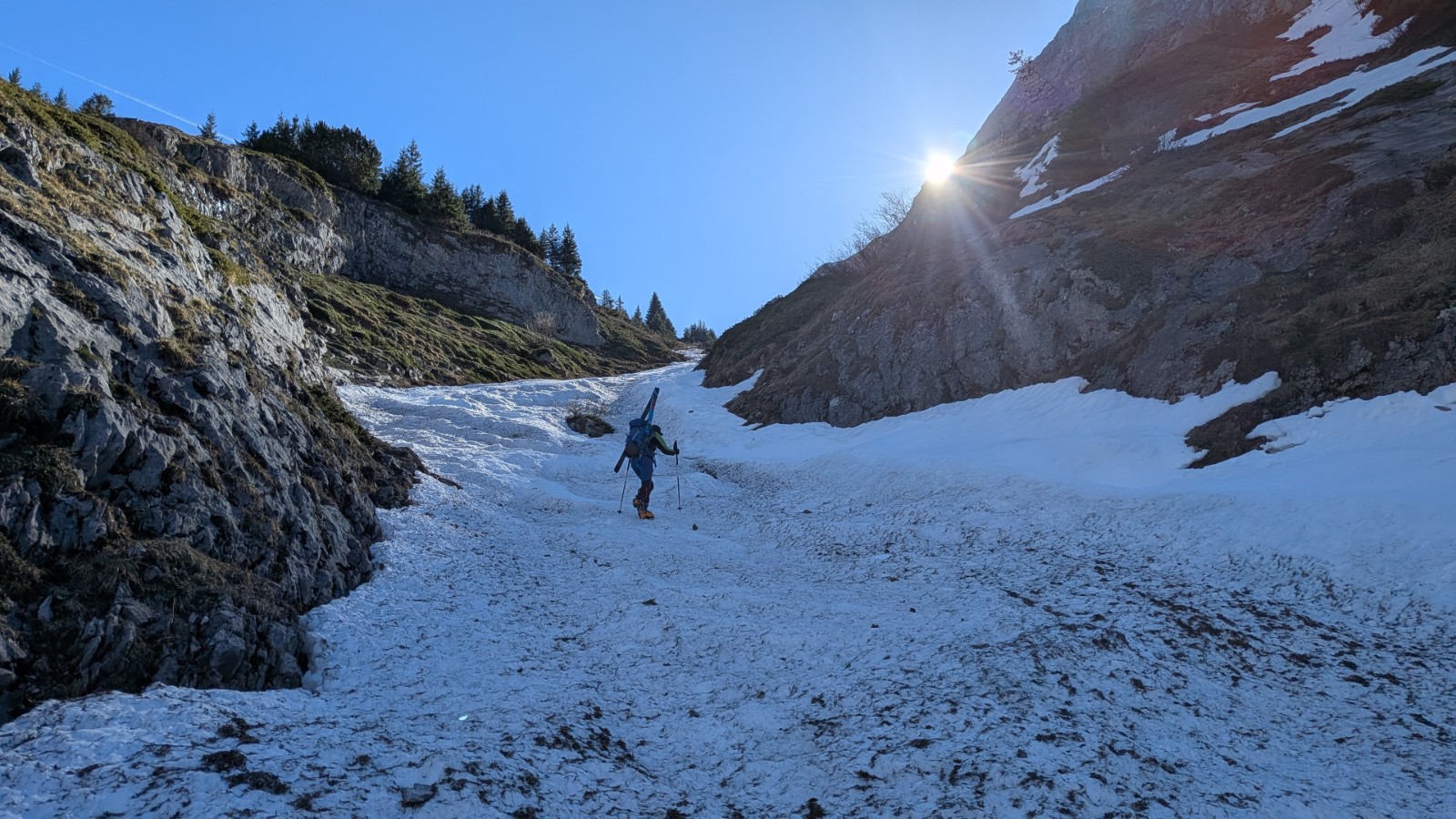 Le premier goulet avant d'aller vers le cirque du Dard&nbsp;