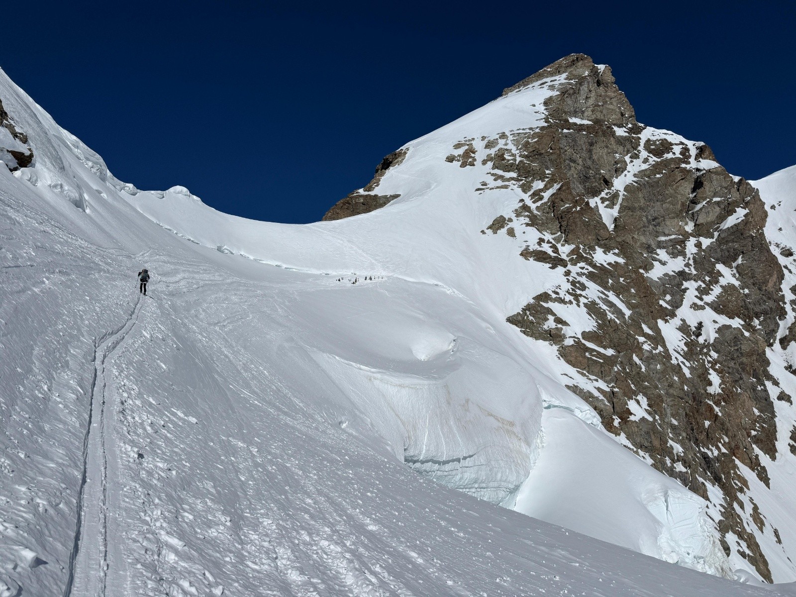 Dernière ligne droite avant le dépôt de skis en bas de la face de la Jungfrau&nbsp;