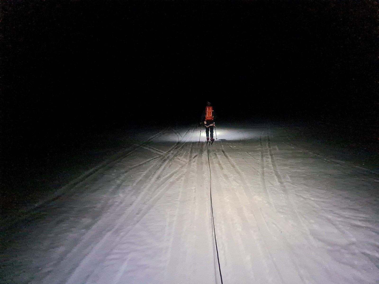 &nbsp;Vers 2880m, on s'encorde tous les trois pour remonter le Kranzbergfirn en laissant sur la gauche le Gletscherhornfirn et le Gletscherhorn
