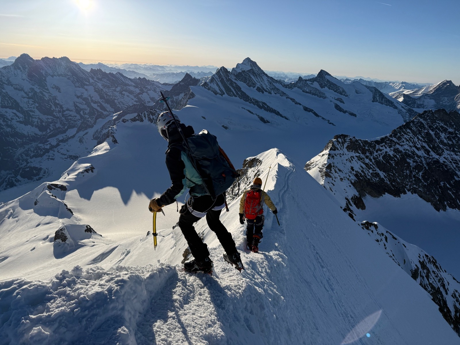 Descente du sommet sur le fil de l’arête&nbsp;