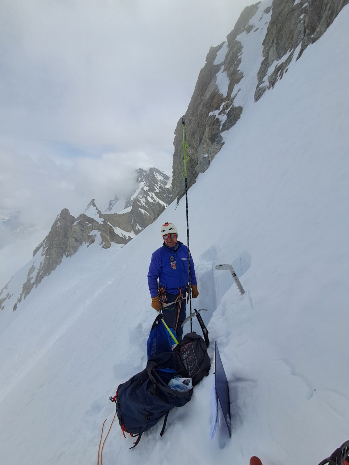 &nbsp;en haut du glacier, neige froide en profonndeur (-8°C en moyenne)