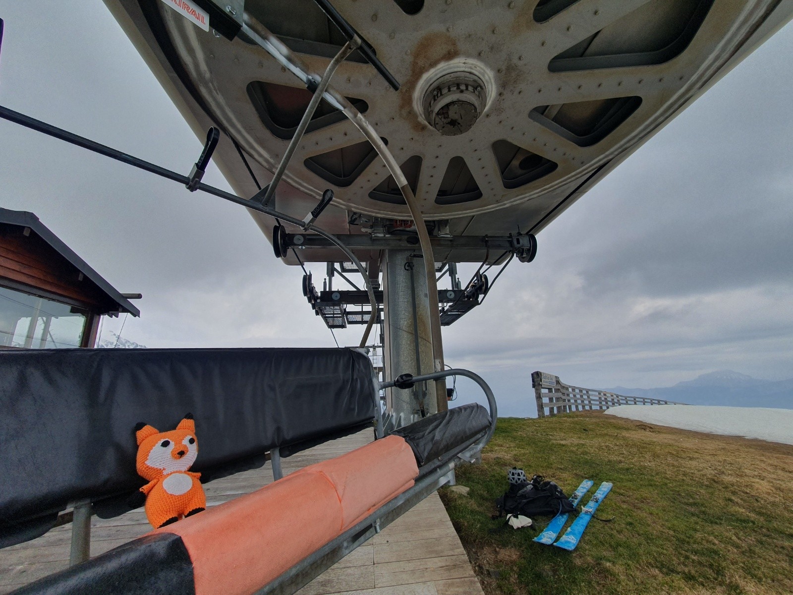 L'orage nous guette, mais on prend quand même le temps de taper la pause au sommet