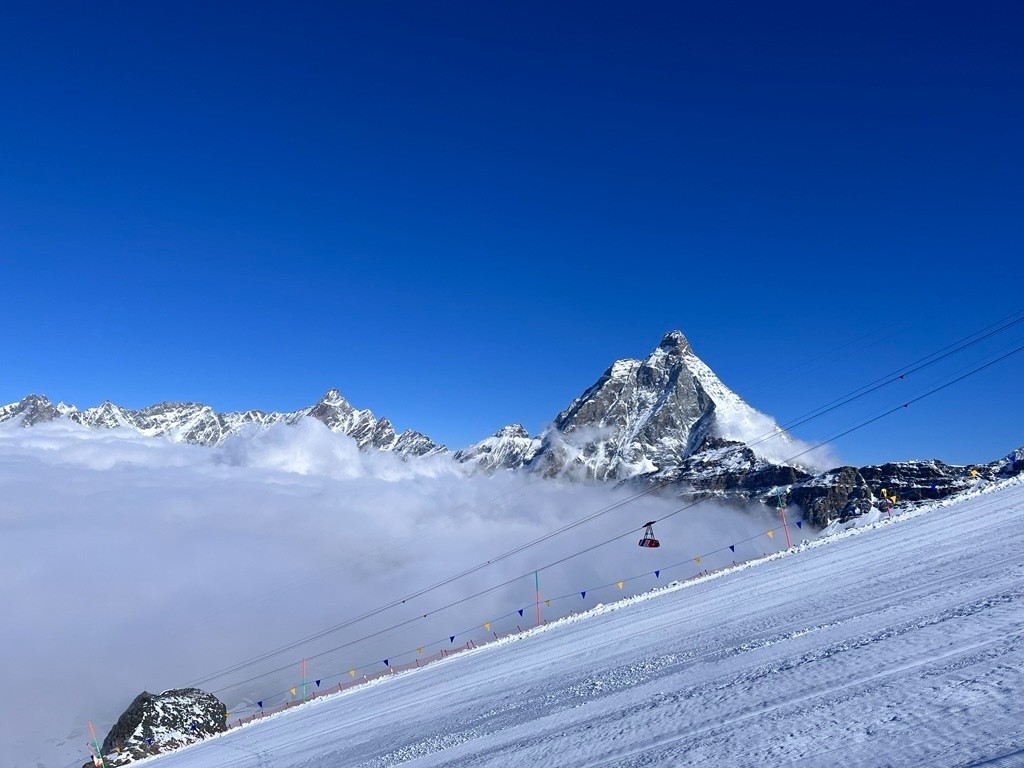 Cervin au-dessus des nuages