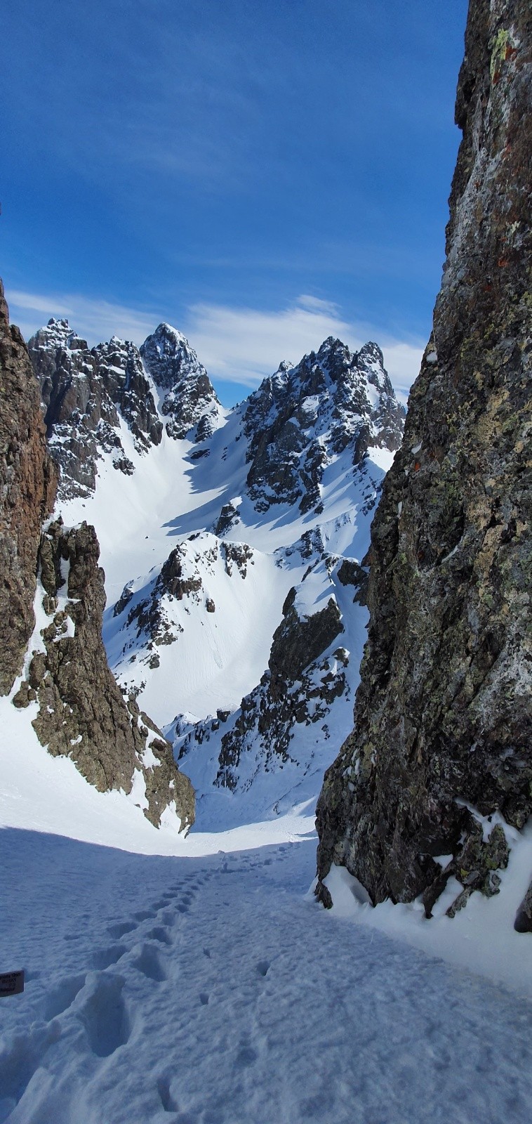 Le cirque vu depuis le verrou sommital de la face E du Rcheulishvili