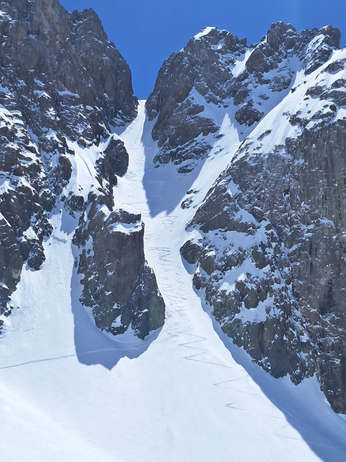&nbsp;couloir N du sommet O de l'Aghmashenebeli
