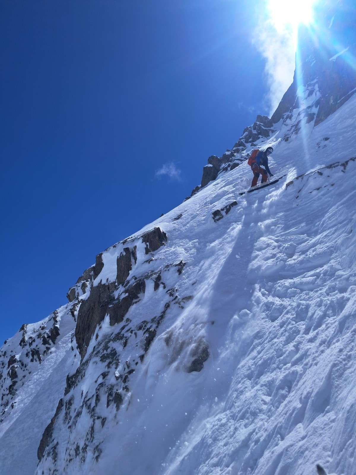 Passage en traversée dans la face E du Rcheulishvili