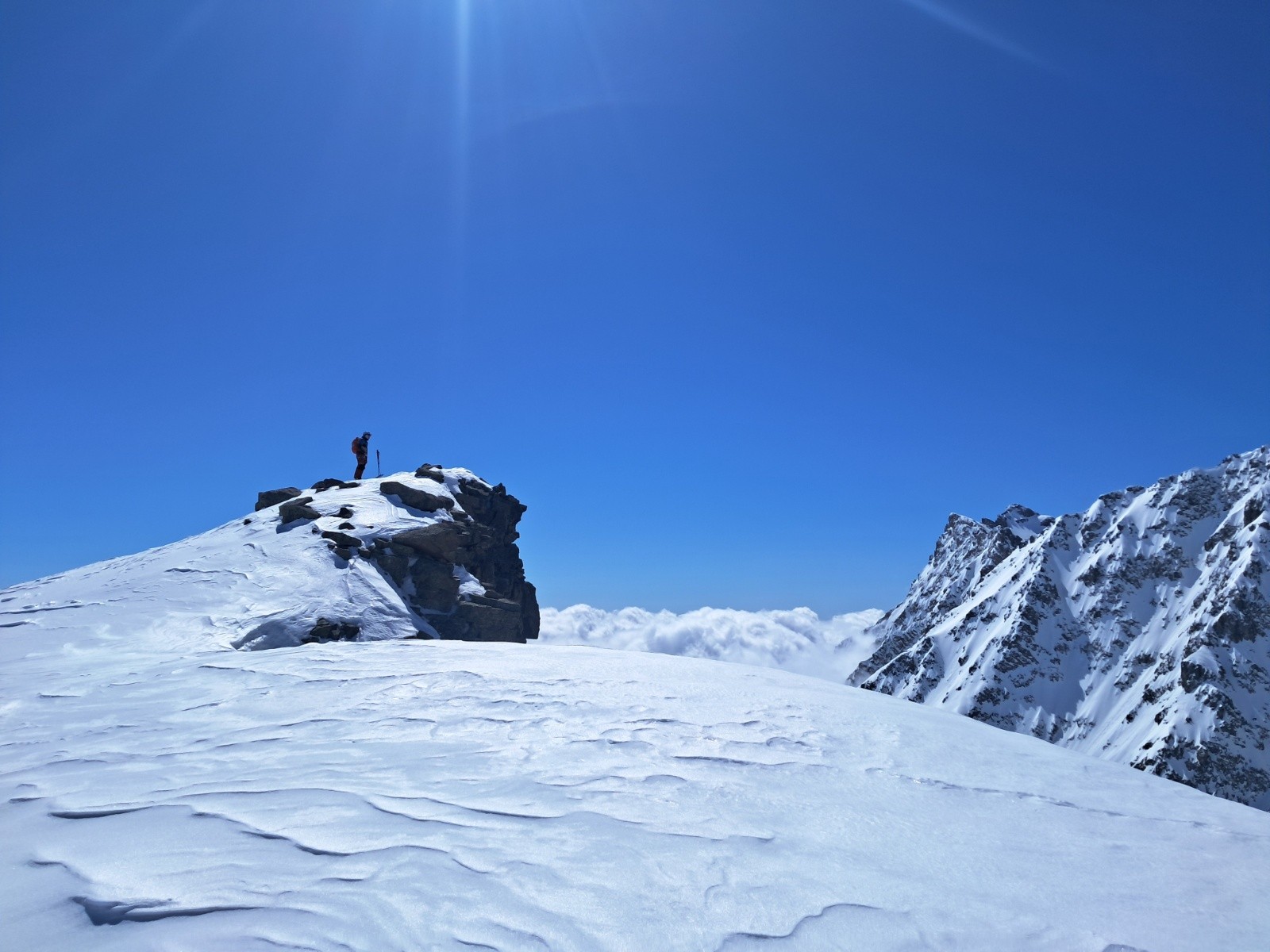 Hafosi peak (3379 m)