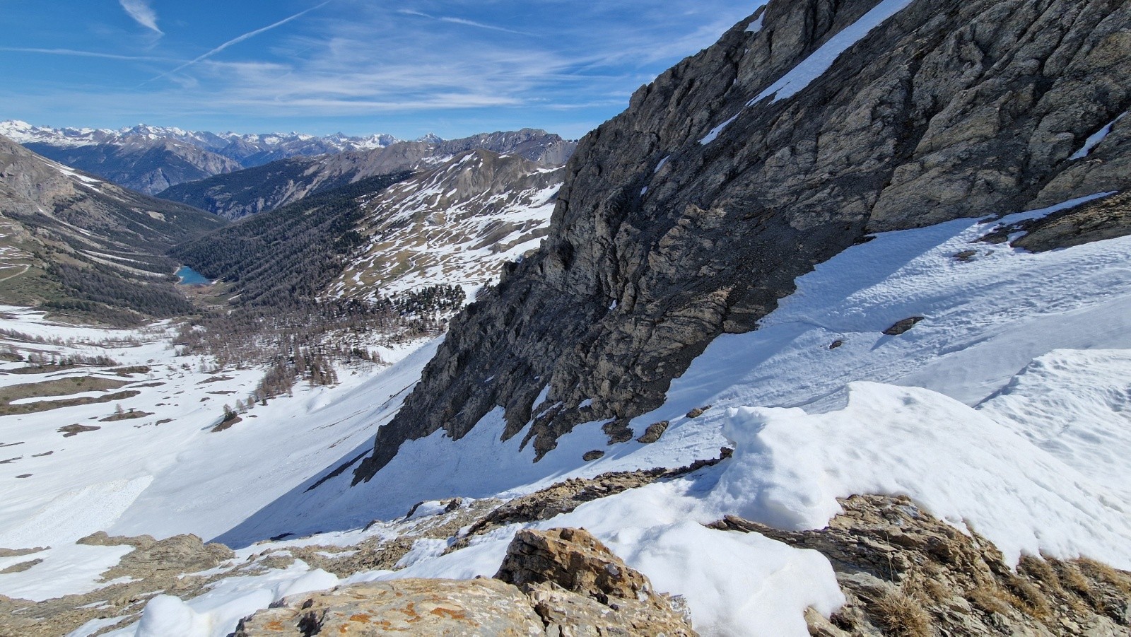 Haut du couloir, lac au fond