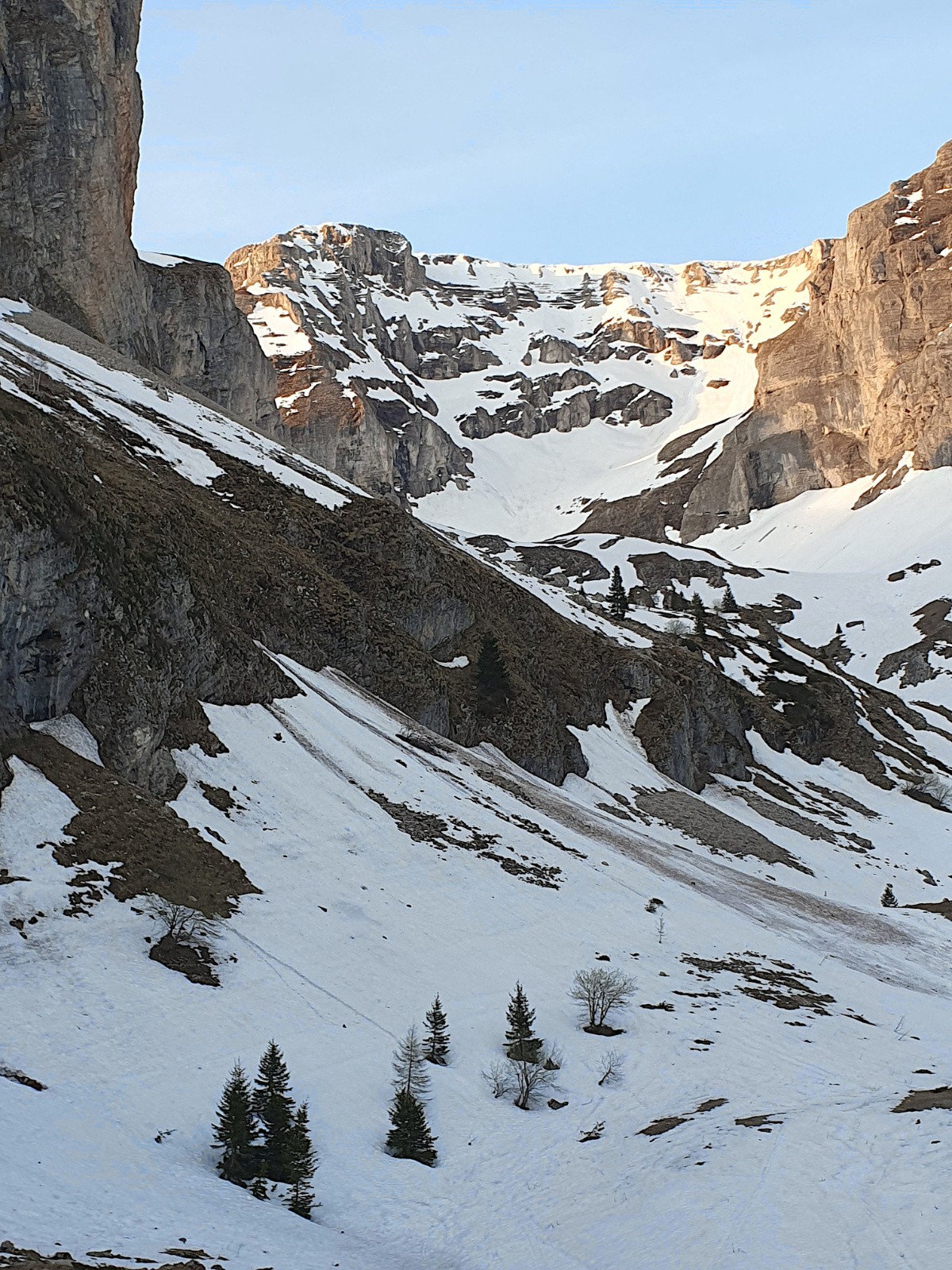 Le bas de la Combe Ratin, qui a bien vu passer une dizaine de skieurs aujourd'hui. Le Gratin ?