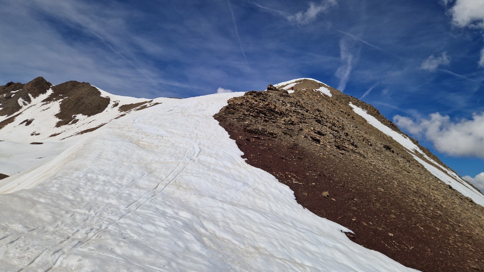 &nbsp;Descente du sommet au col