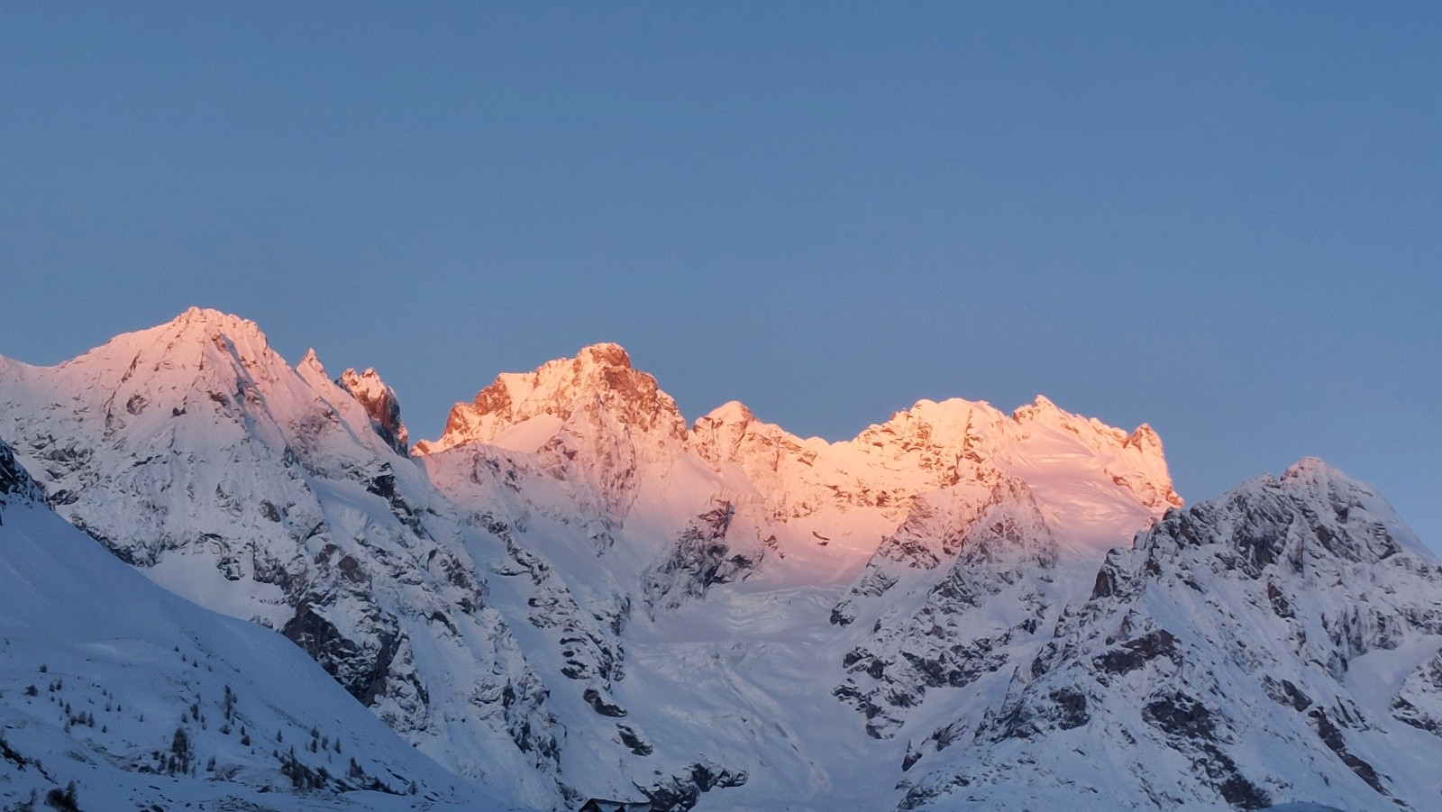 Levé de soleil sur la Meije&nbsp;