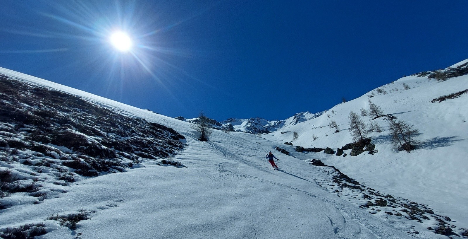 Le petit névé qui permet de skier jusqu'au Pk&nbsp;