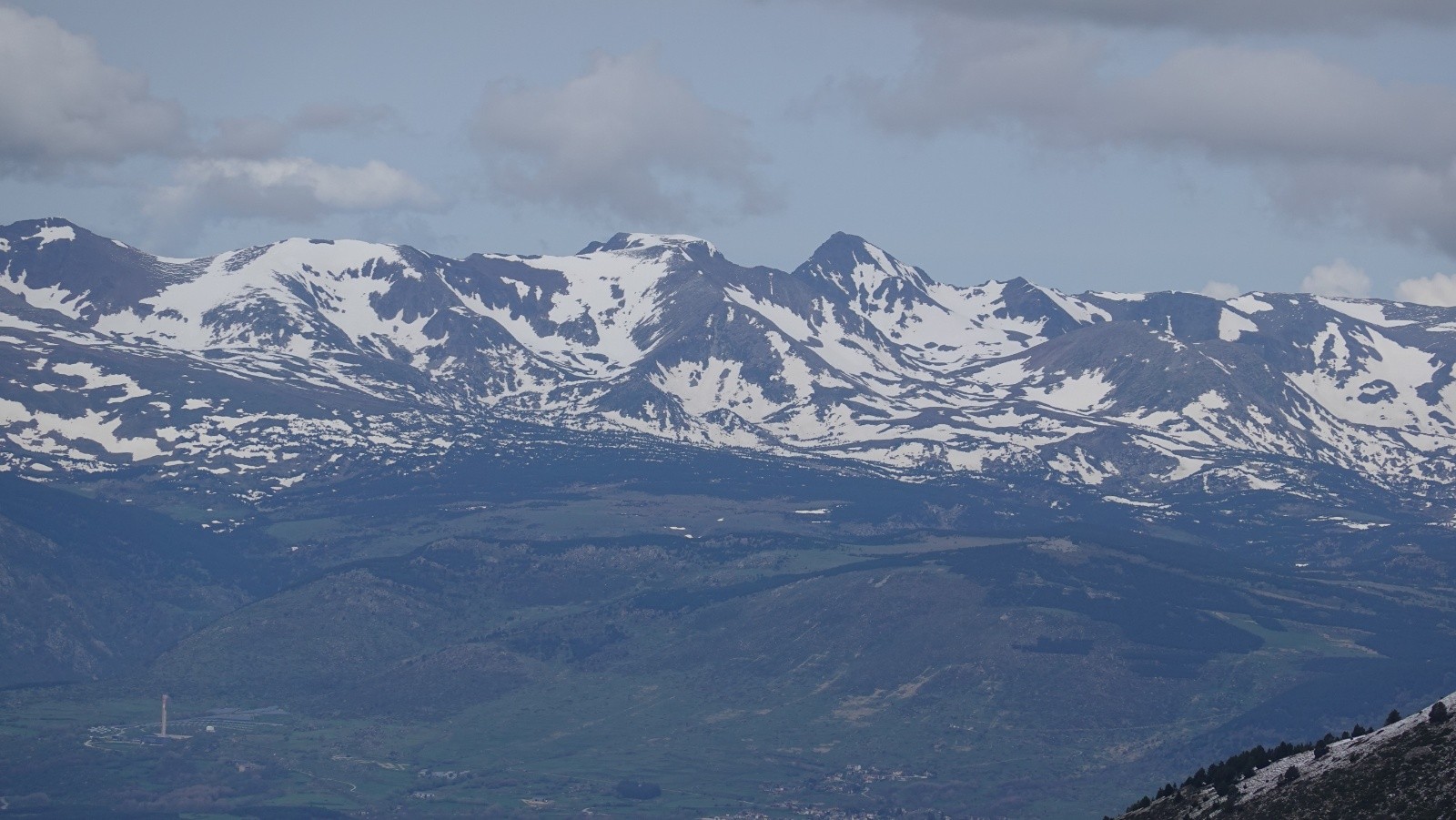 Panorama au téléobjectif sur le Puig Carlit, point culminant des futures Pyrénées Catalanes😉