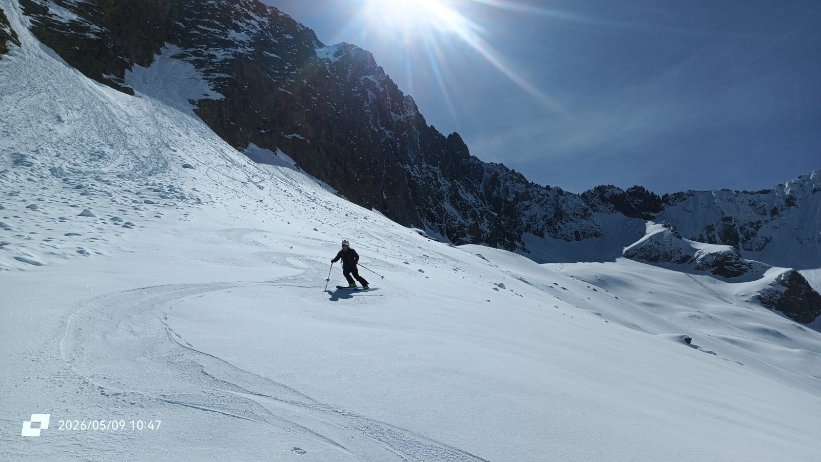 Première descente sur la vire neigeuse 