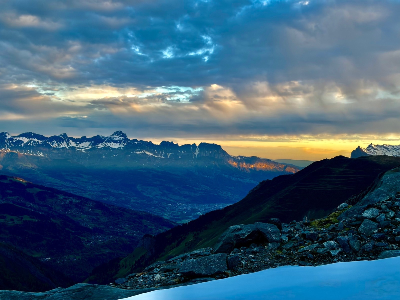 #1 les aravis au lever du soleil les aravis au lever du soleil