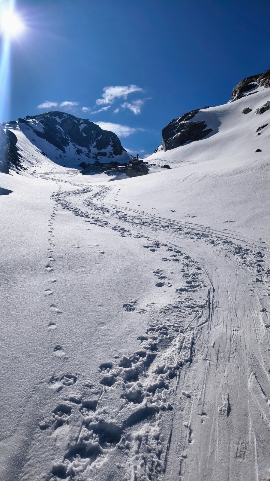 &nbsp;Cheminement dans les rochers à gauche du col de Thorens
