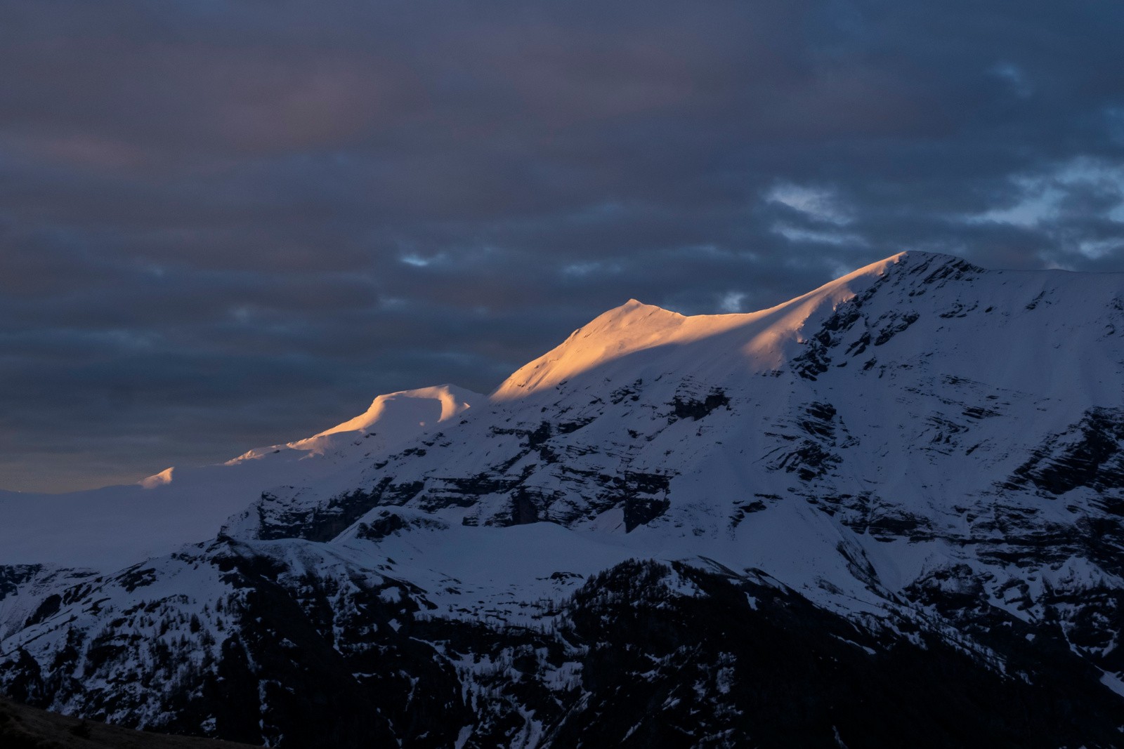 Belles lumières vers Reyna/Mourre Froid