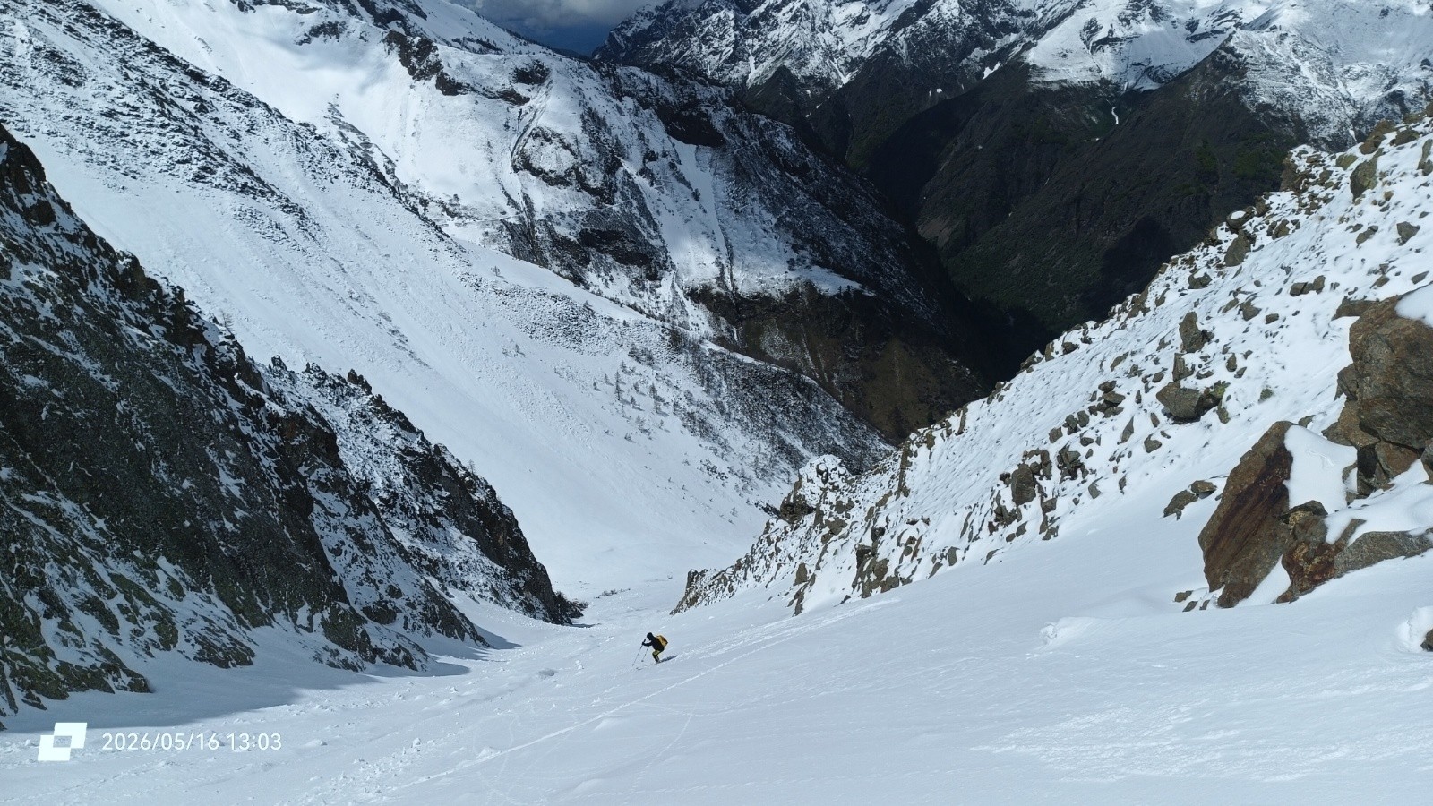 Fin du couloir, neige dure ici 