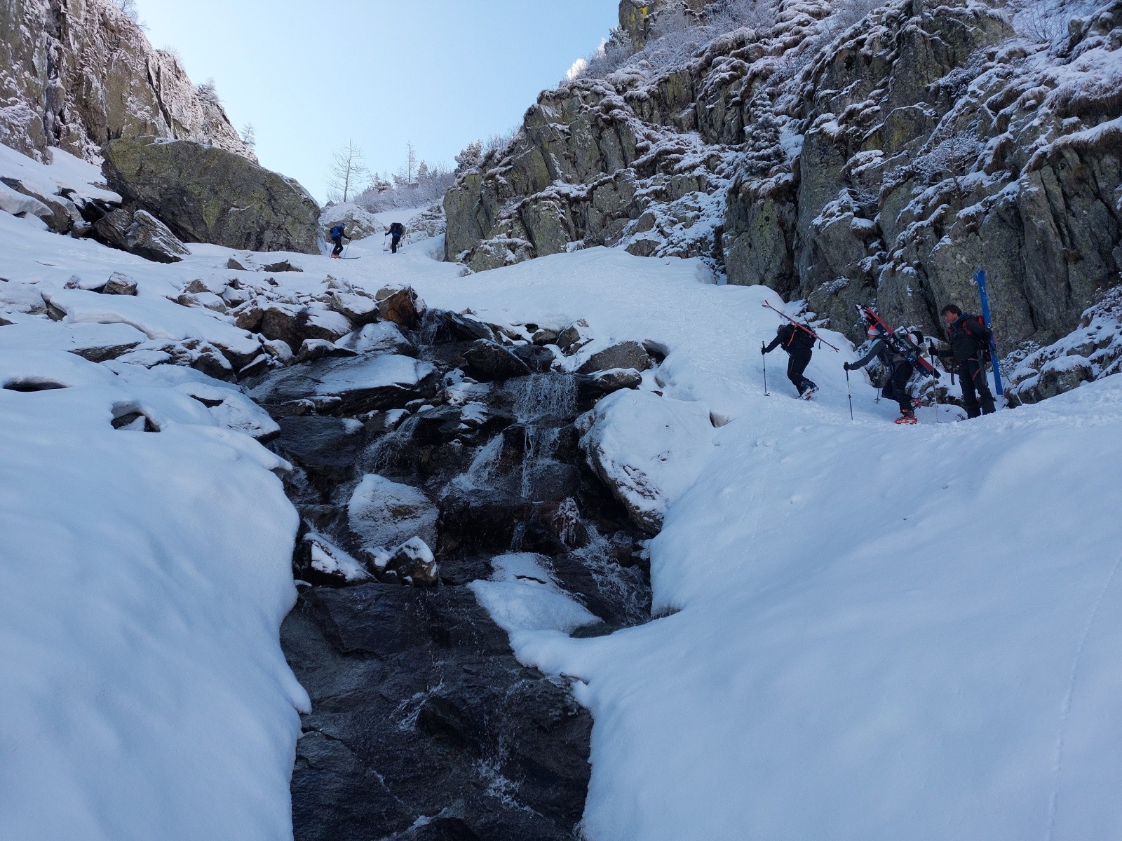 Montée de la gorge en crampons