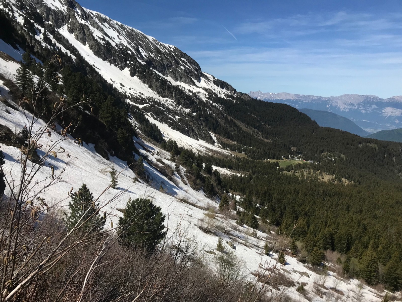 Les dépôts d’avalanche pour descendre très bas à ski.&nbsp;
