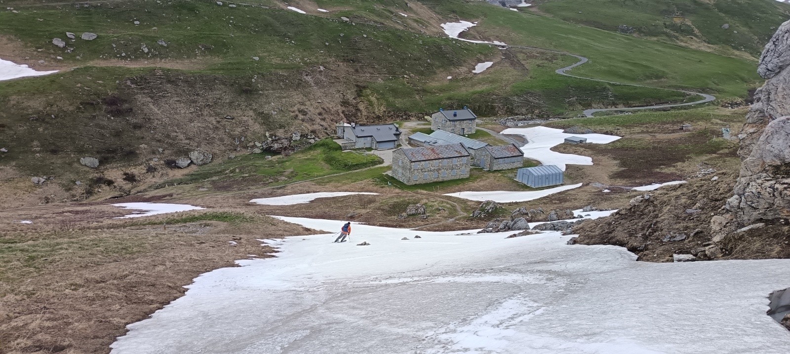 #6 Chalets des Mottets, névés jusqu Chalets des Mottets, névés jusqu'en bas
