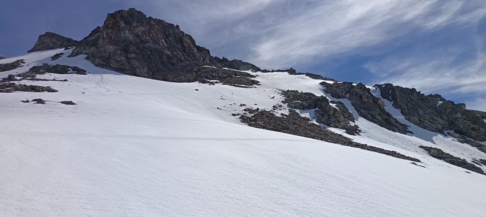 &nbsp;Descente par le passage raide au dessus du lac Brulet