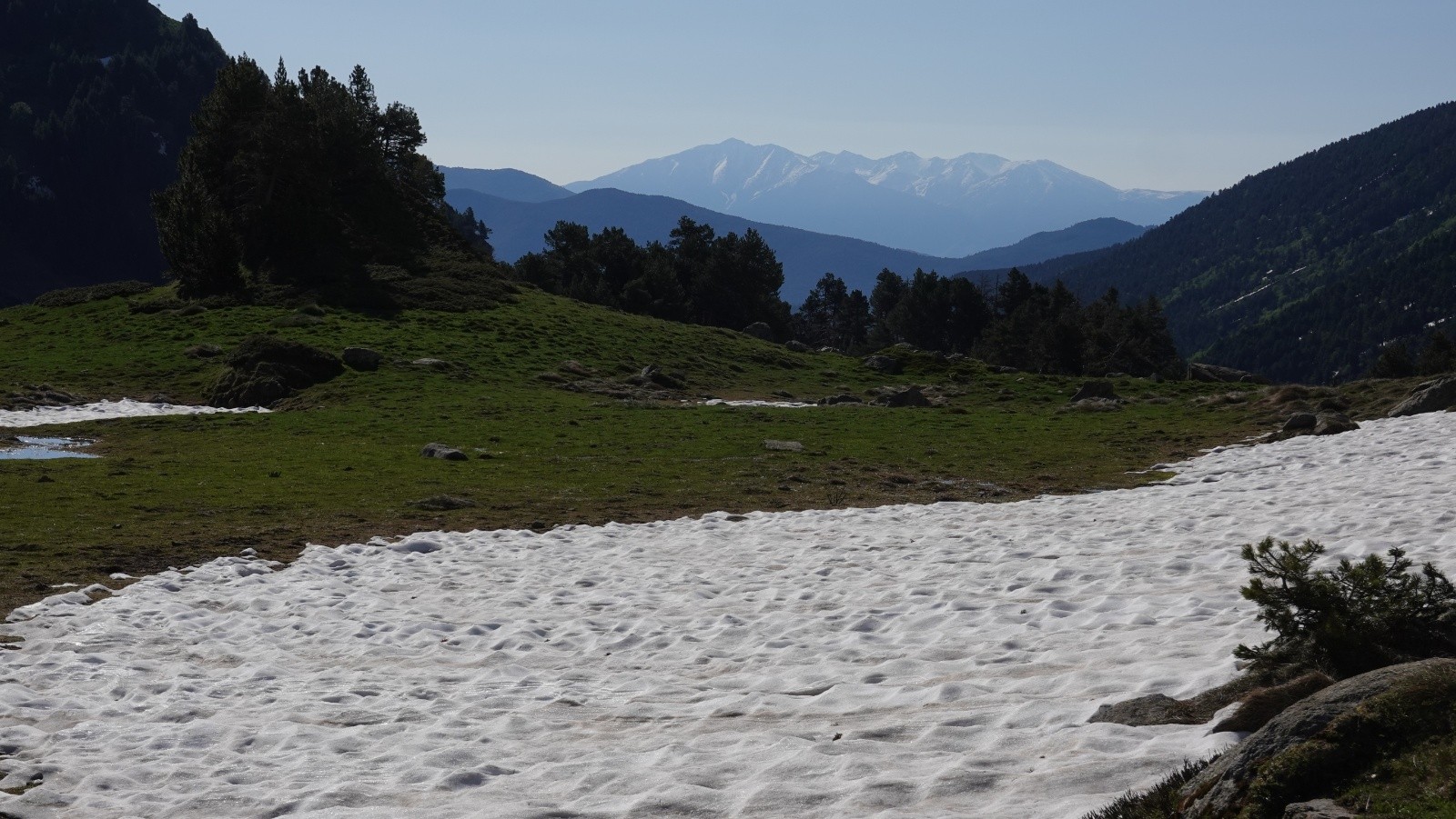 Je chausse à ce niveau sur fond de Canigó