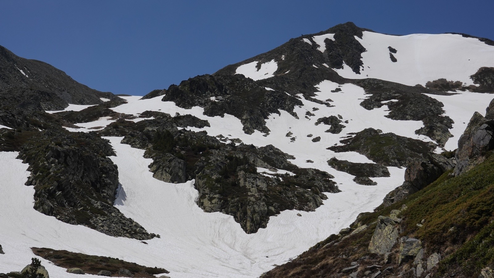 Pic de Mortiers et descente par l'écharpe neigeuse