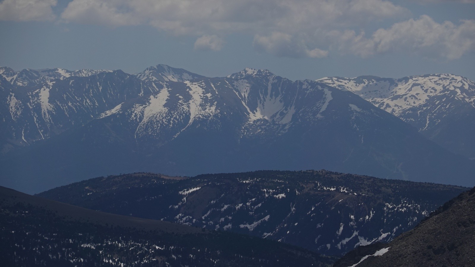 Panorama au téléobjectif sur le Cambra d'Ase