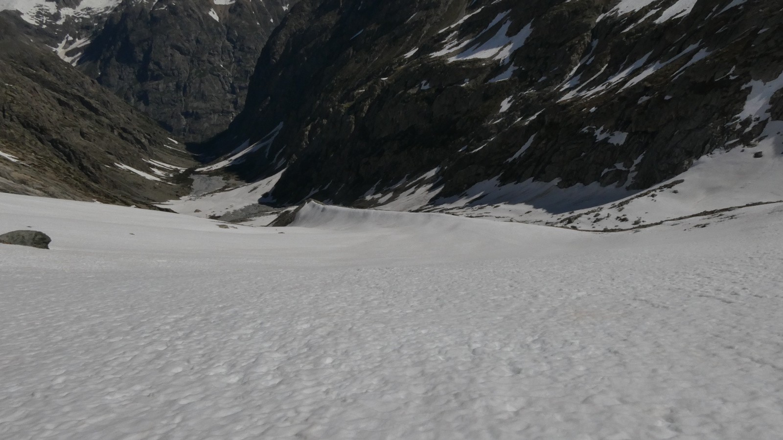 #24 Descente sur le haut de la moraine Descente sur le haut de la moraine