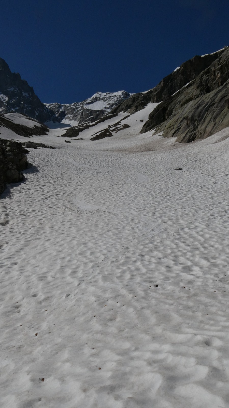 #26 Un must de ski : long creux de moraine quasi rectiligne Un must de ski : long creux de moraine quasi rectiligne