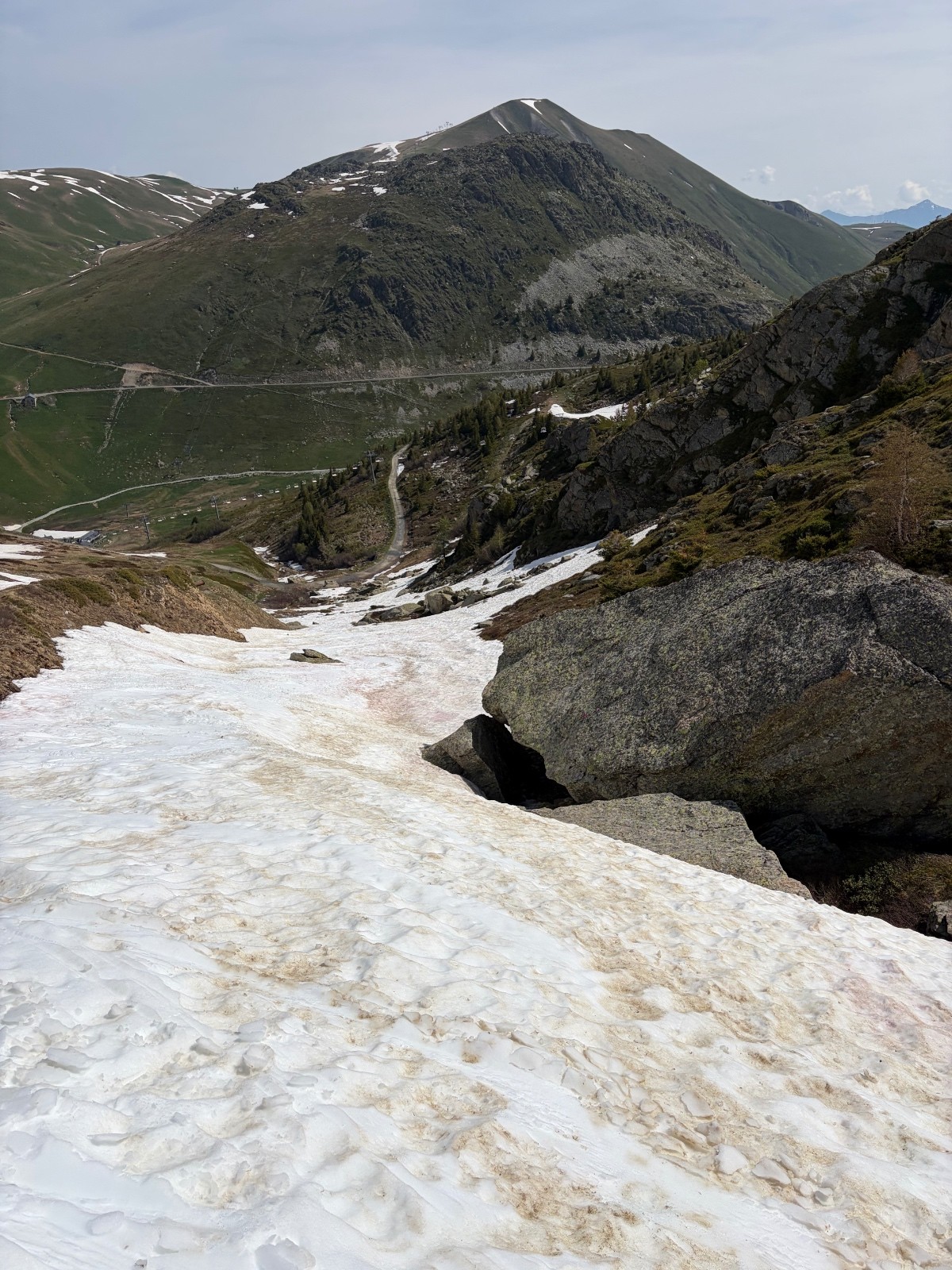 &nbsp;Ça descend jusqu’à la piste avec ensuite 15 mn à pieds&nbsp;