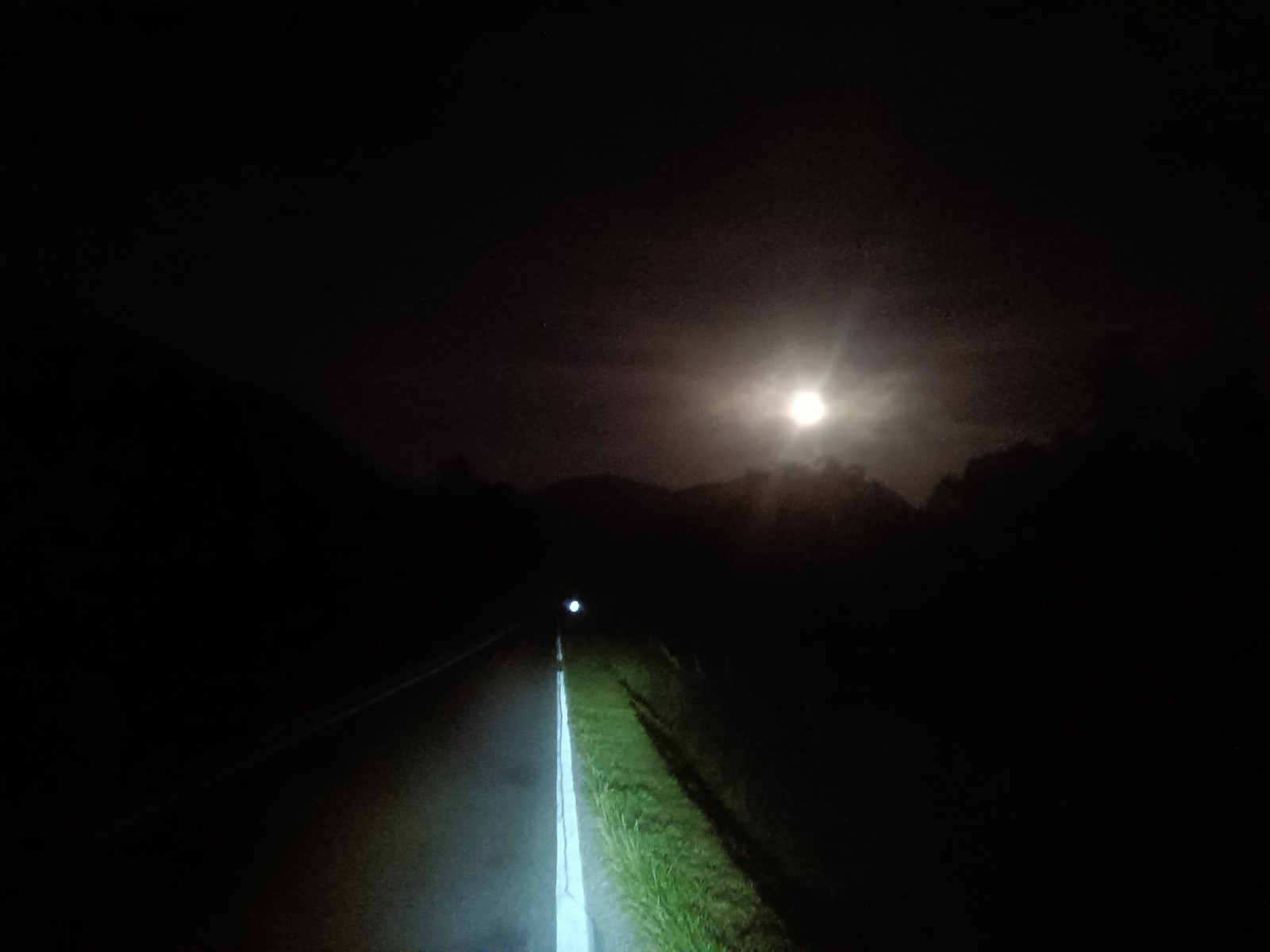 Route par pleine lune