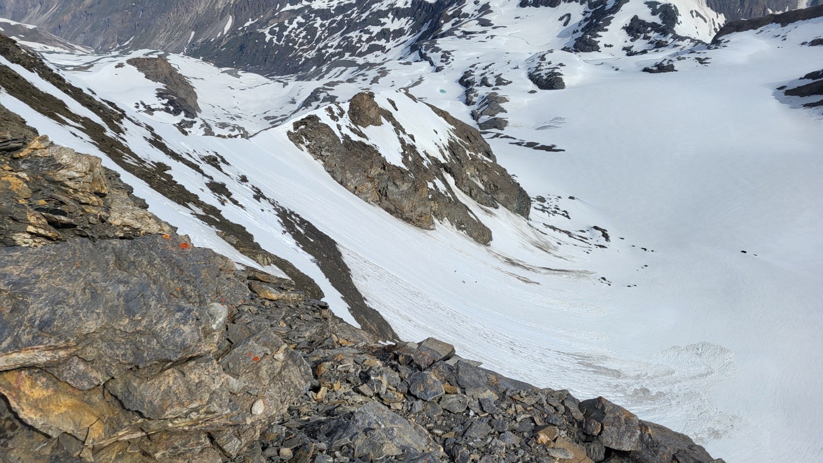 #15 J2 Quatre Italiens remontent le glacier Est. Ils sont arrivés par le Passo della Vacca J2 Quatre Italiens remontent le glacier Est. Ils sont arrivés par le Passo della Vacca