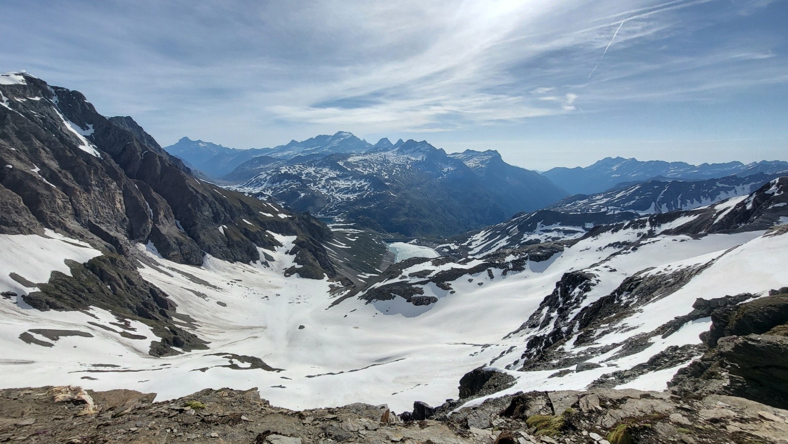 #32 J3 Côté Italien: c J3 Côté Italien: c'est portage du barrage jusqu'au Rifugio Pian della Ballotta (refuge non gardé)