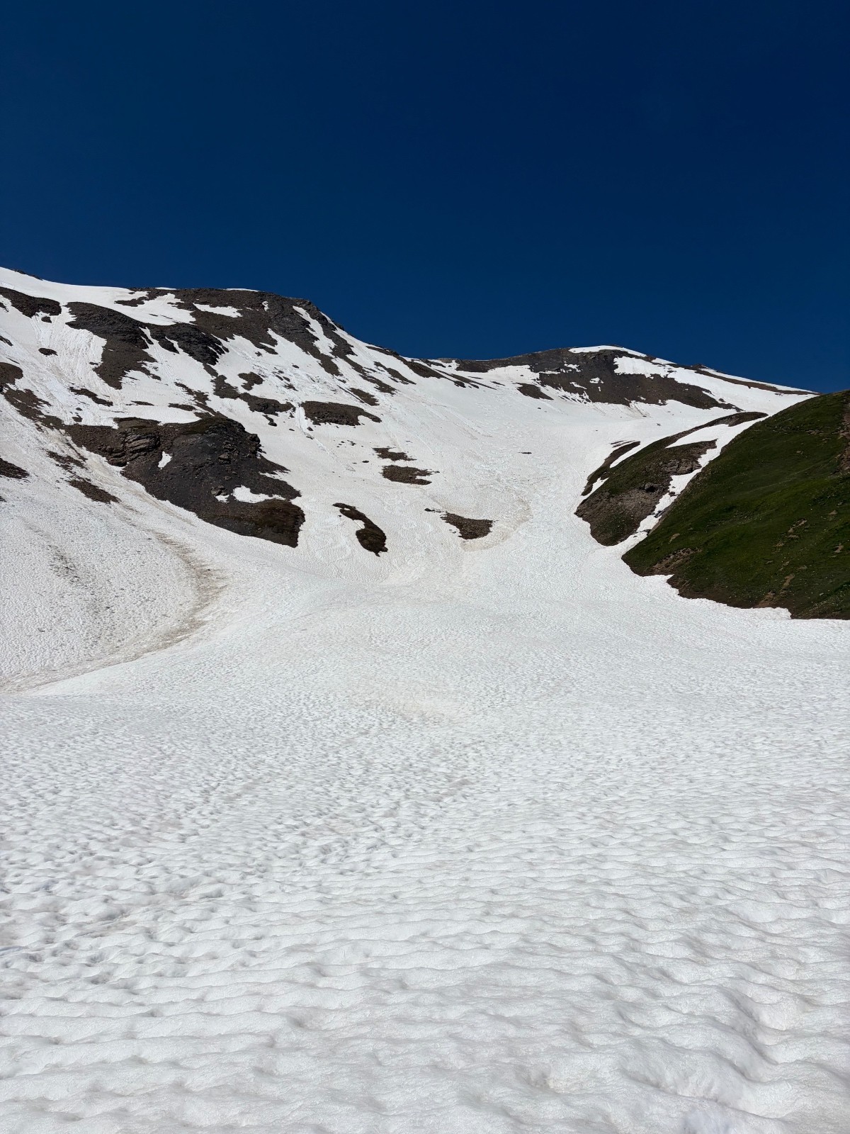 #2 Itinéraire passe par ce vallon plus enneigé Itinéraire passe par ce vallon plus enneigé