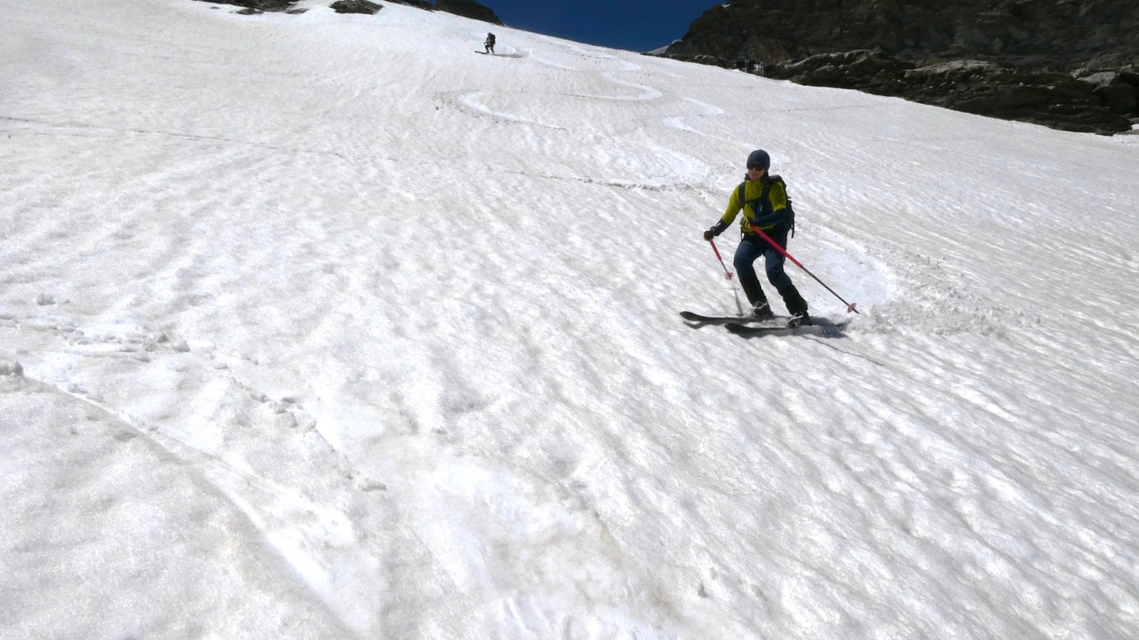 #27 j2 descente du glacier des Roches : Laurence suivie de Laurent j2 descente du glacier des Roches : Laurence suivie de Laurent